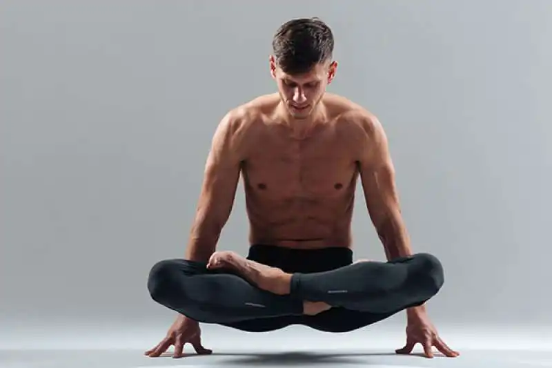 yoga uomini