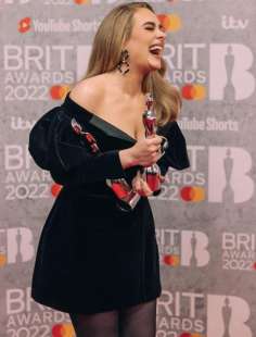 adele ai brit 2022 3