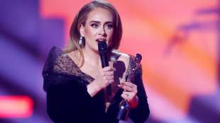 adele ai brit awards 2