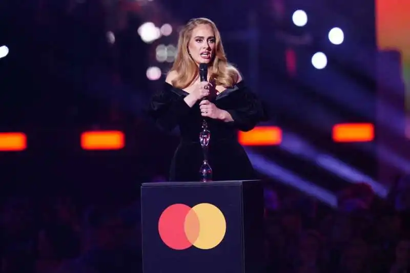 adele ai brit awards 4