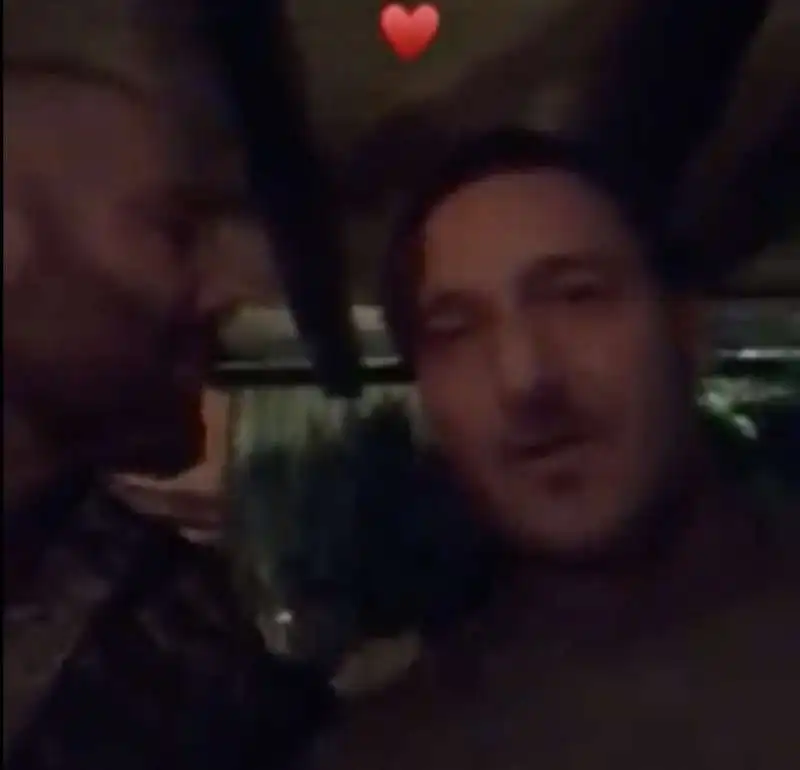 alex nuccetelli con francesco totti 