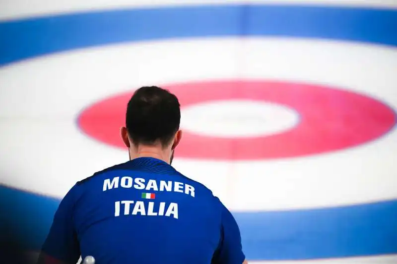 amos mosaner e stefania constantini campioni olimpici di curling 15