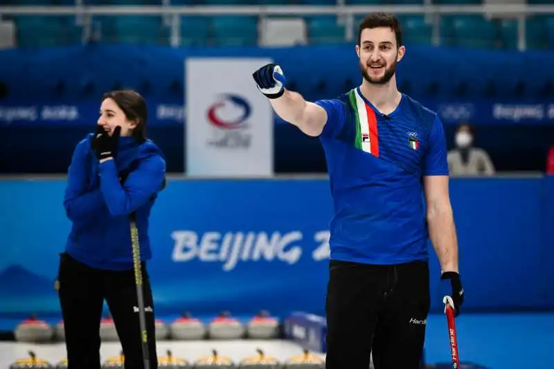 amos mosaner e stefania constantini campioni olimpici di curling 24