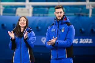 amos mosaner e stefania constantini campioni olimpici di curling 30