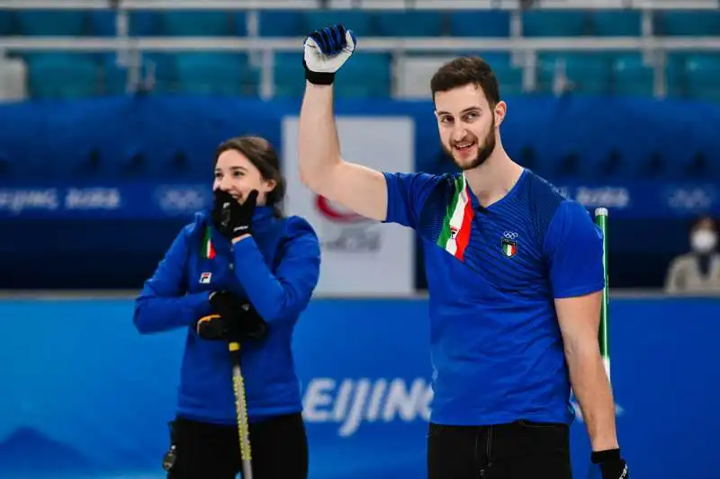 amos mosaner e stefania constantini campioni olimpici di curling 32