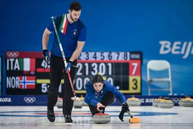 amos mosaner e stefania constantini campioni olimpici di curling 4