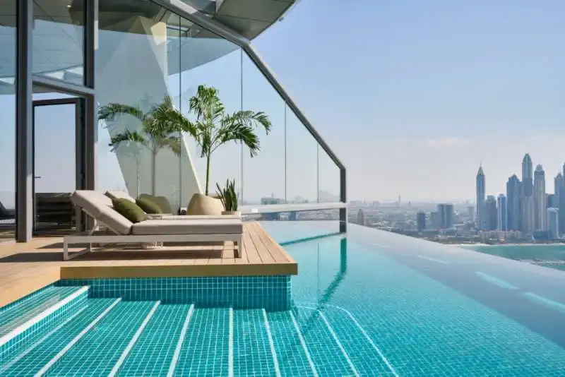 Aura Skypool 5