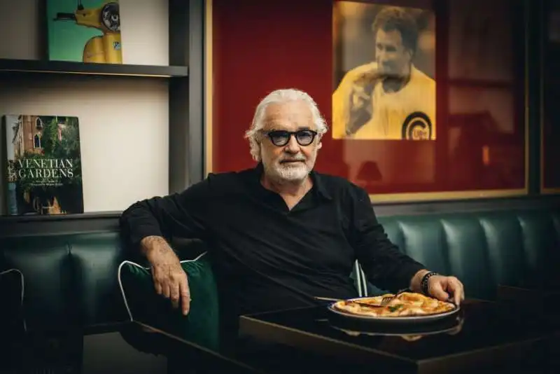 crazy pizza di flavio briatore apre a roma 9