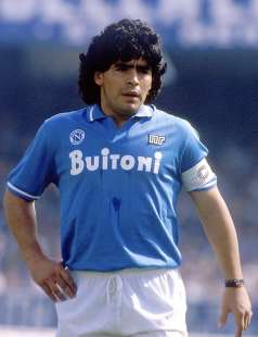 diego armando maradona al napoli 4