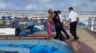 Donna suicida sulla Carnival Valor 2