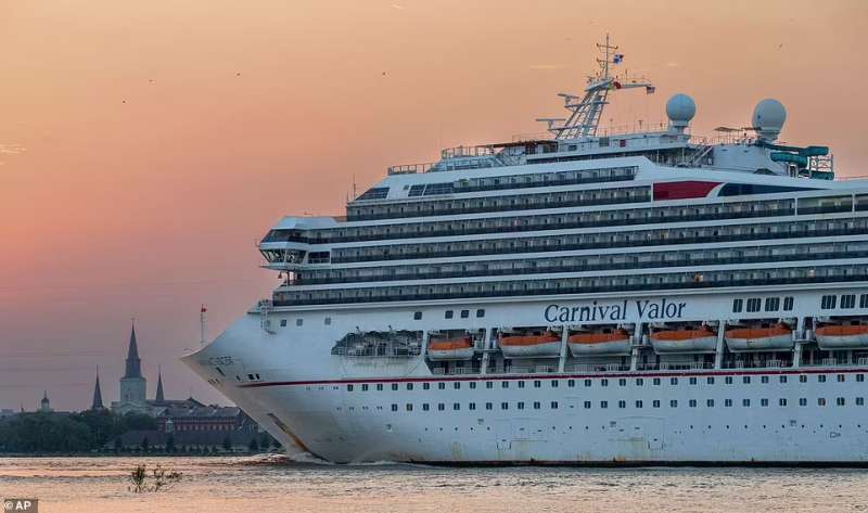 Donna suicida sulla Carnival Valor 8