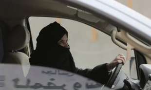 donne al volante arabia saudita 1