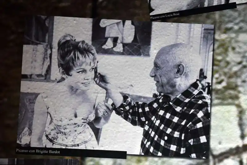 fotografie in mostra della vita di pablo picasso (3)