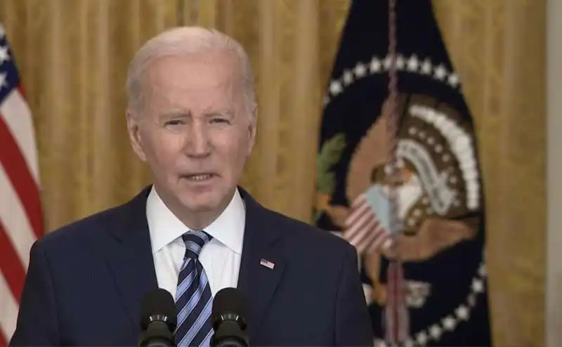 joe biden  annuncia sanzioni contro la russia