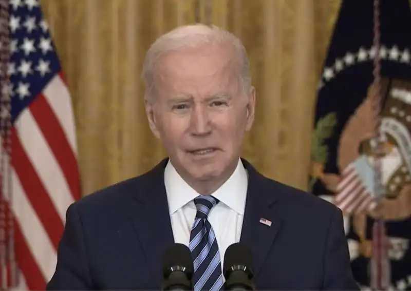 joe biden  annuncia sanzioni contro la russia 2