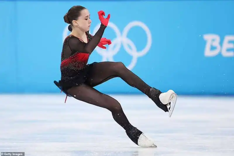 kamila valieva durante la finale di pattinaggio libero a pechino 2022