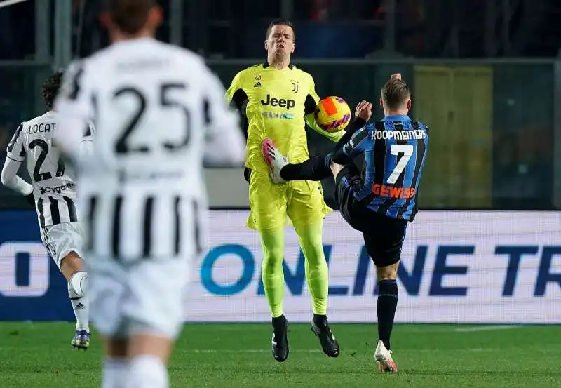 la contestata uscita di szczesny