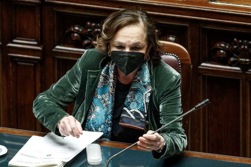 LA MINISTRA LUCIANA LAMORGESE