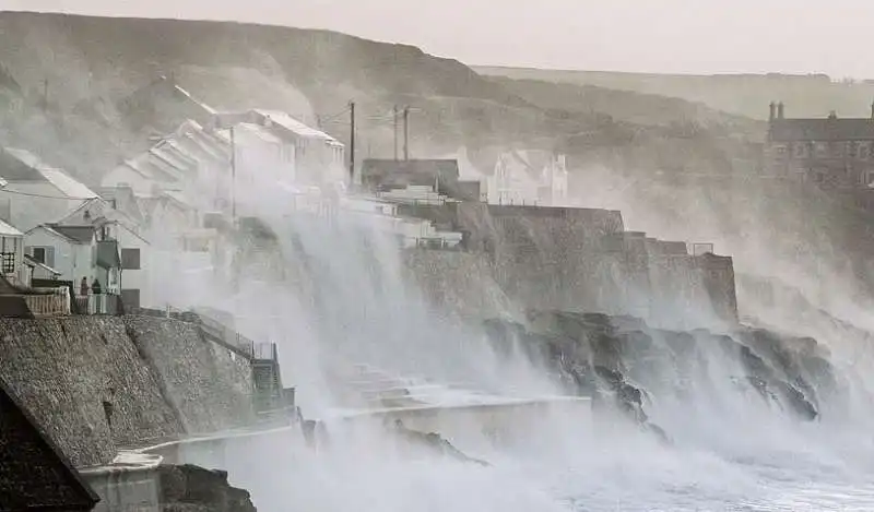 la tempesta eunice in gran bretagna 15