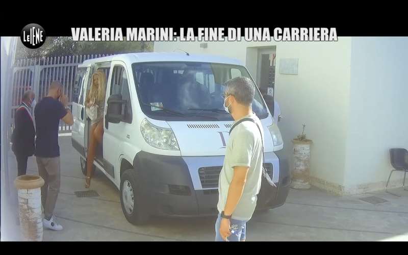 lo scherzo delle iene a valeria marini 8