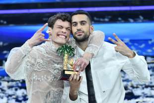 mahmood e blanco vincono sanremo 4