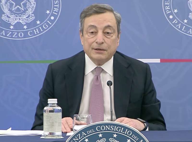 mario draghi in conferenza stampa 2