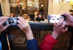 marta fascina e silvio berlusconi da cracco in galleria, a milano 8