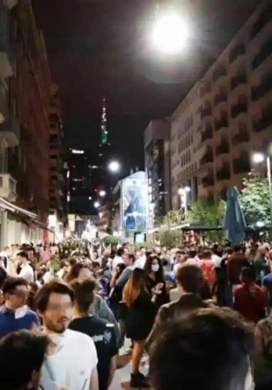 movida violenta a milano 6