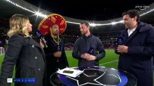 patrice evra con il sombrero al wanda metropolitano