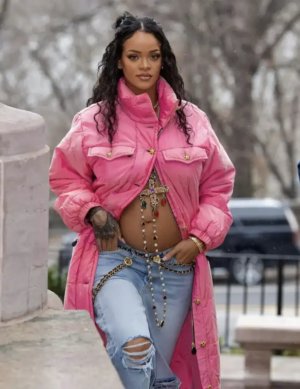 rihanna incinta 4