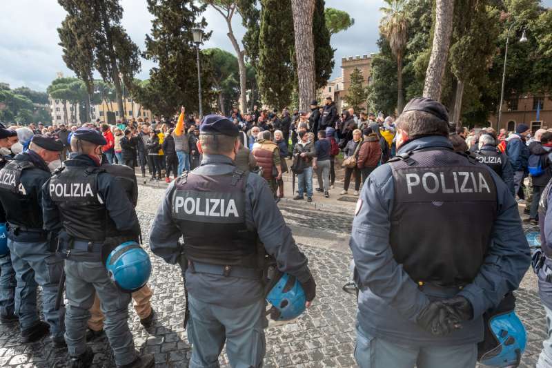 roma, protesta contro il green pass 14 febbraio 2022 6