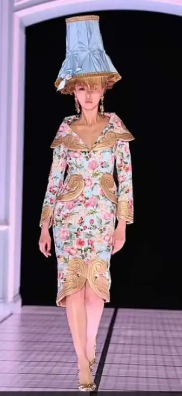 sfilata moschino alla milano fashion week 4