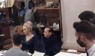 silvio berlusconi e marta fascina da carlo cracco 3