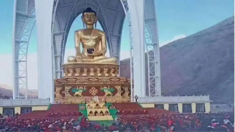 statua di buddha abbattuta in cina 2