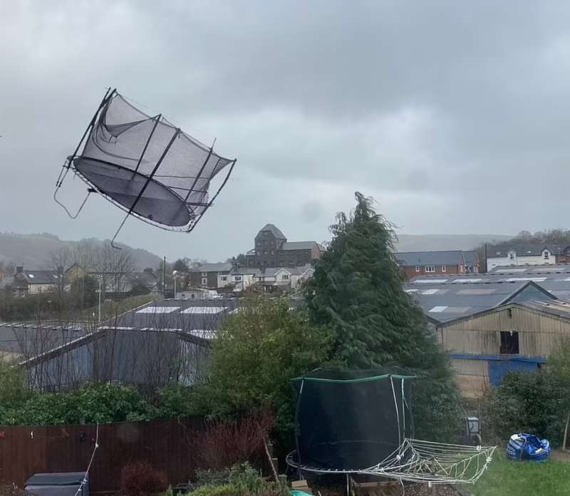 tempesta eunice in gran bretagna 7