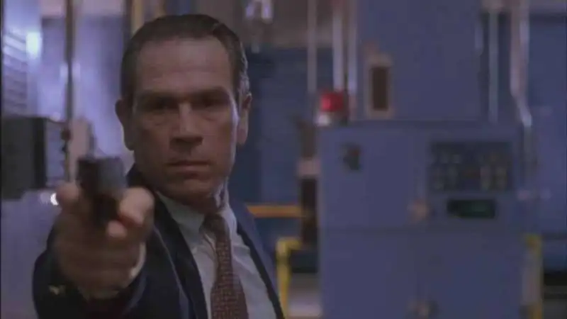 TOMMY LEE JONES - IL FUGGITIVO 