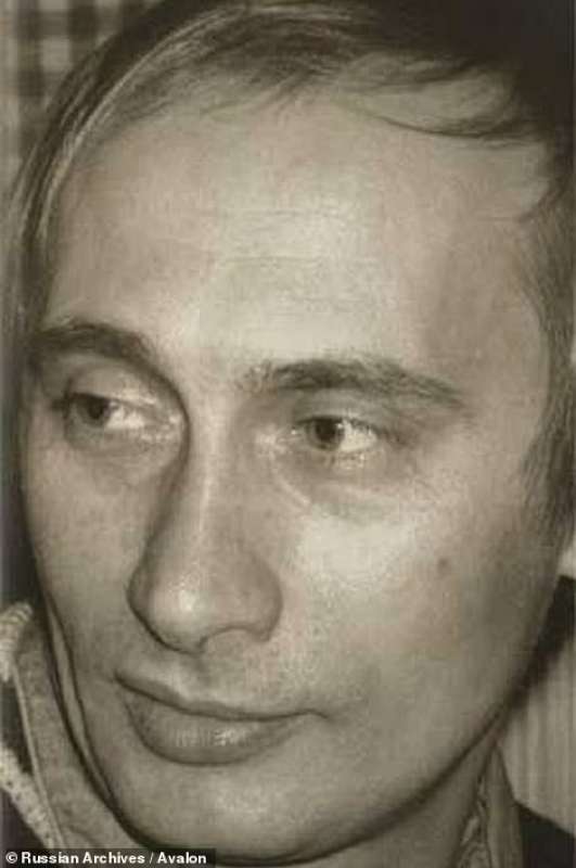 vladimir putin negli anni 80 2