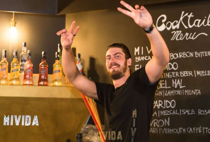 yuri colosio proprietario del bar mi vida 3