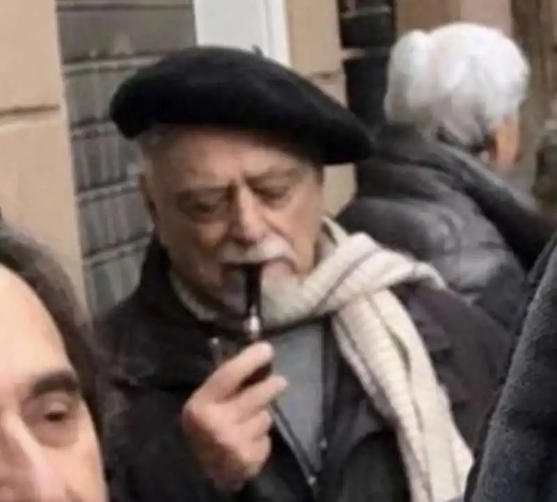 ACHILLE OCCHETTO IN FILA AL GAZEBO DI PIAZZA FARNESE - PRIMARIE PD