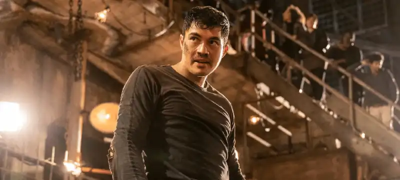 assassin club henry golding 5