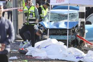 attentato alla fermata del bus a gerusalemme 3