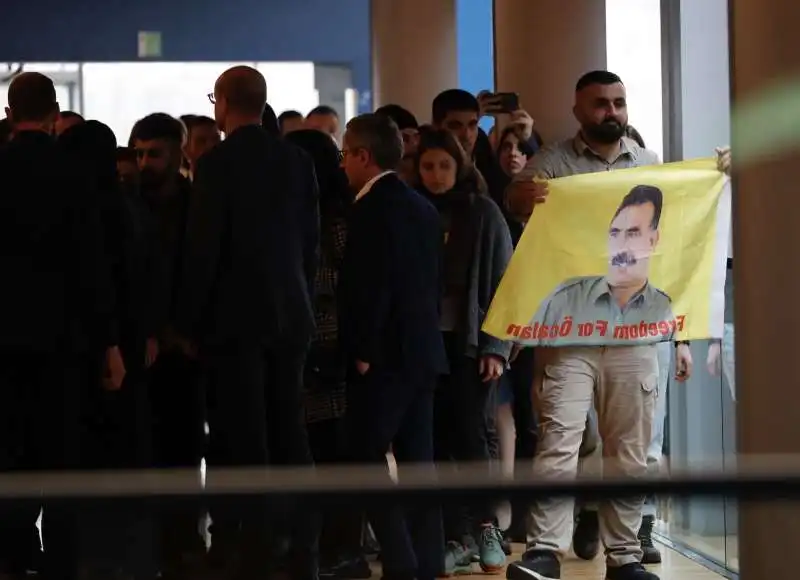 attivisti pro ocalan al parlamento europeo   1