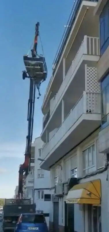 barca sul balcone a minorca 6