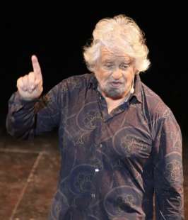 BEPPE GRILLO AL TEATRO MANCINELLI DI ORVIETO