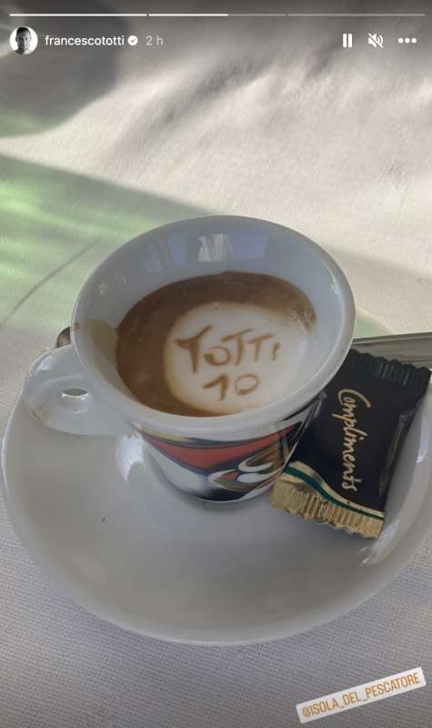 CAFFE MACCHIATO CON DEDICA PER TOTTI