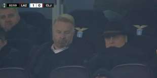 CLAUDIO LOTITO DORME IN TRIBUNA DURANTE LAZIO CLUJ