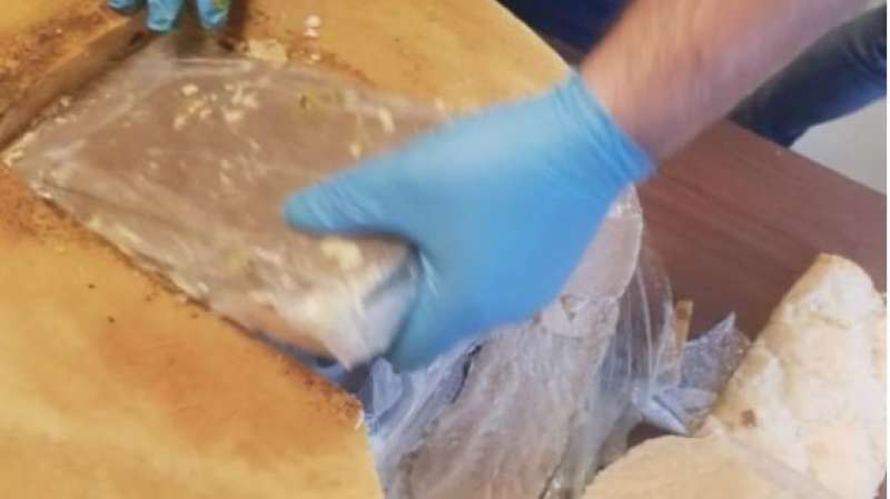 cocaina nascosta nelle forme di parmigiano 2