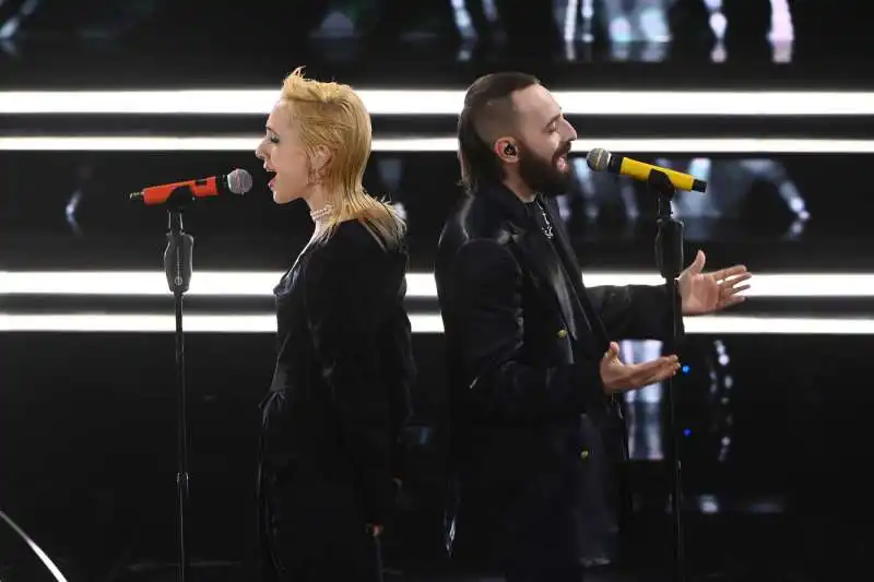 coma cose   terza serata sanremo 2023.   