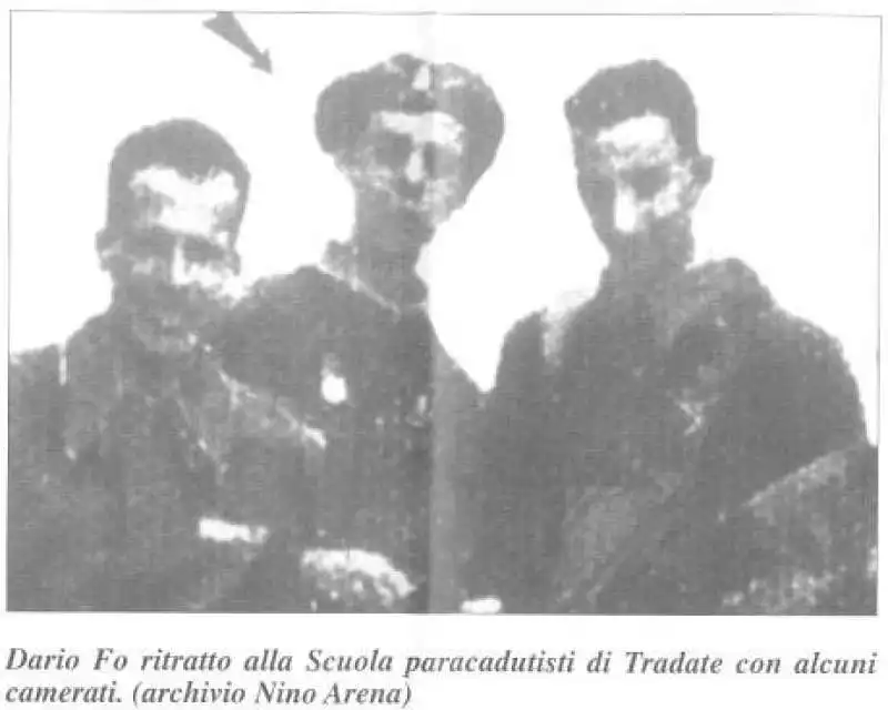 dario fo in divisa scuola paracadutisti di tradate