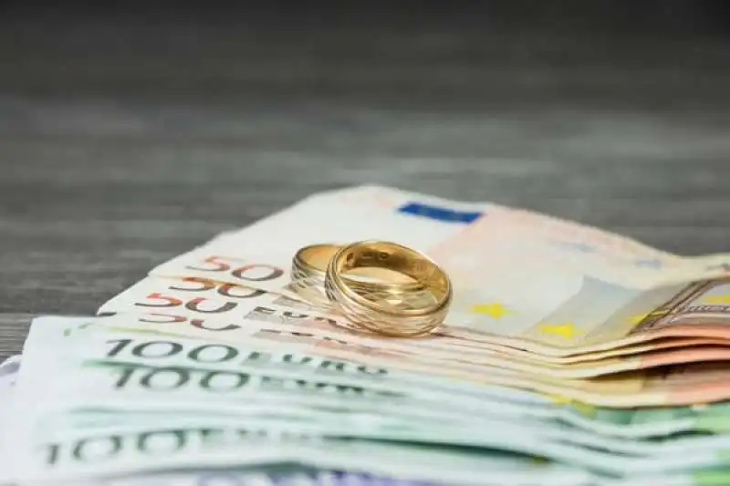 DIVORZIO ASSEGNO DI MANTENIMENTO 